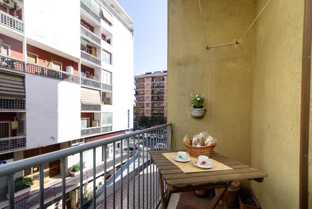 Casa Vacanze Nonna Elena Рим Екстериор снимка